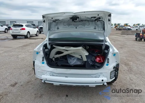 2024 Volvo S60 B5 Plus Dark Theme z USA, uszkodzony, nr VIN 7JRL12TL1RG300955